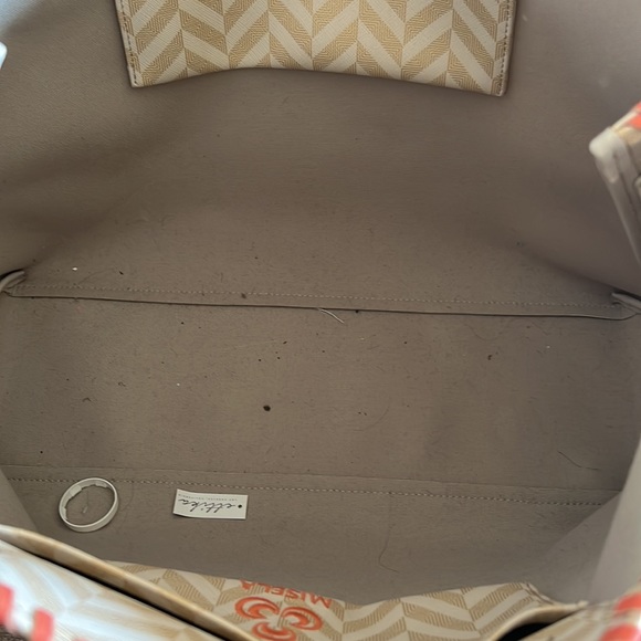 Misela Tote Edna at Anatolia - Picture 4 of 8